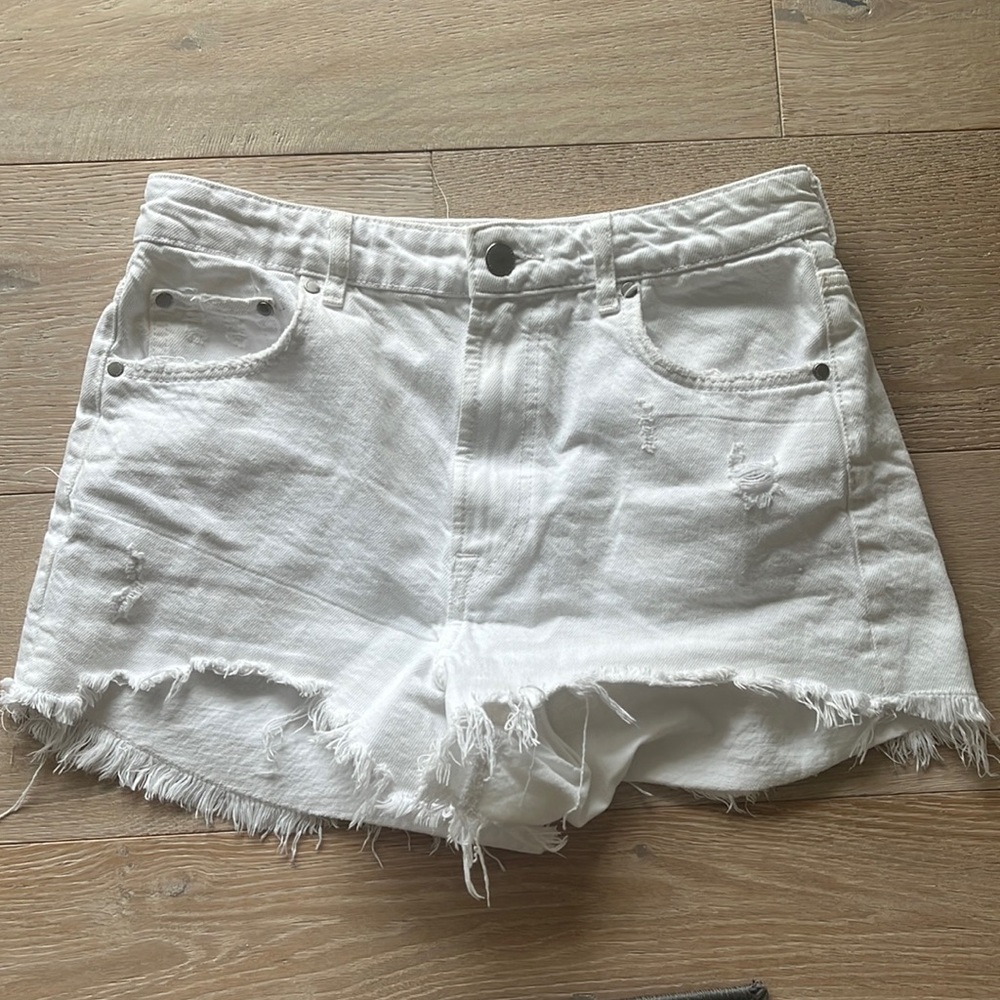 Zara size 6 white denim jean shorts